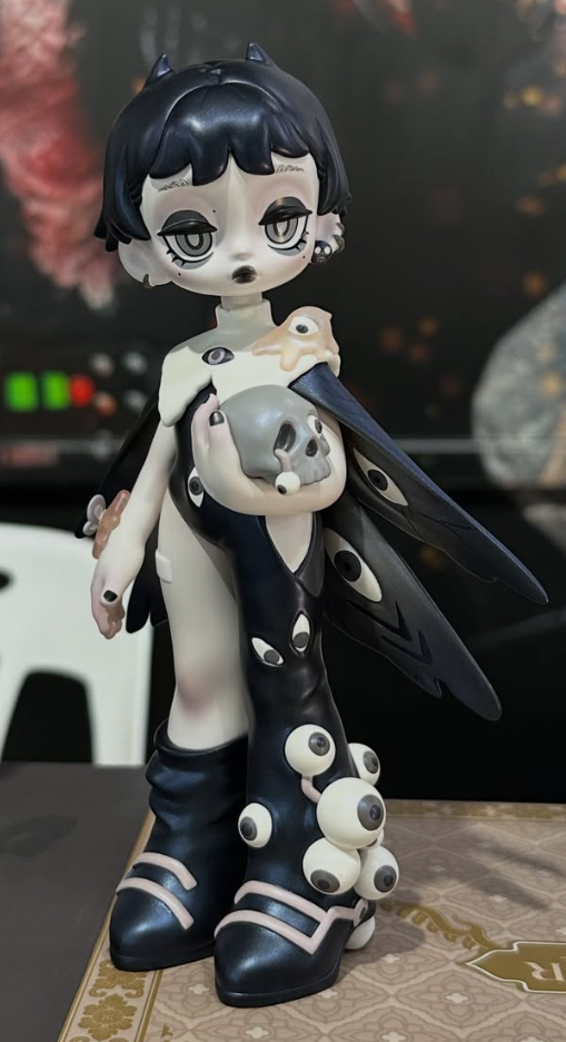 [Numbered Release #19] Dead Soul Garden "Evening - Monster" 20cm Resin Art Toy Figure – Limited Edition Alt Collectible