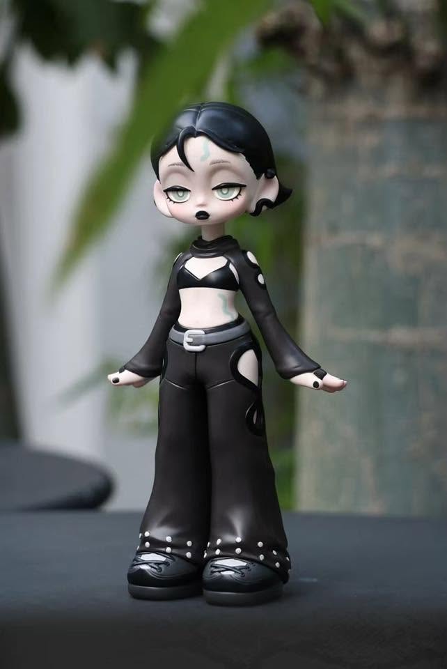 [Numbered Release #28] Dead Soul Garden "Evening - Snake" 16.5cm Collectible Art Toy Figure – Underground Alt Vinyl Doll